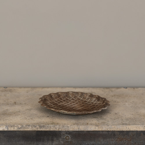 10.25" METAL SCALLOPED TRAY