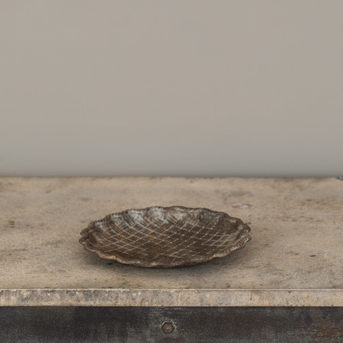 8.25" METAL SCALLOPED TRAY