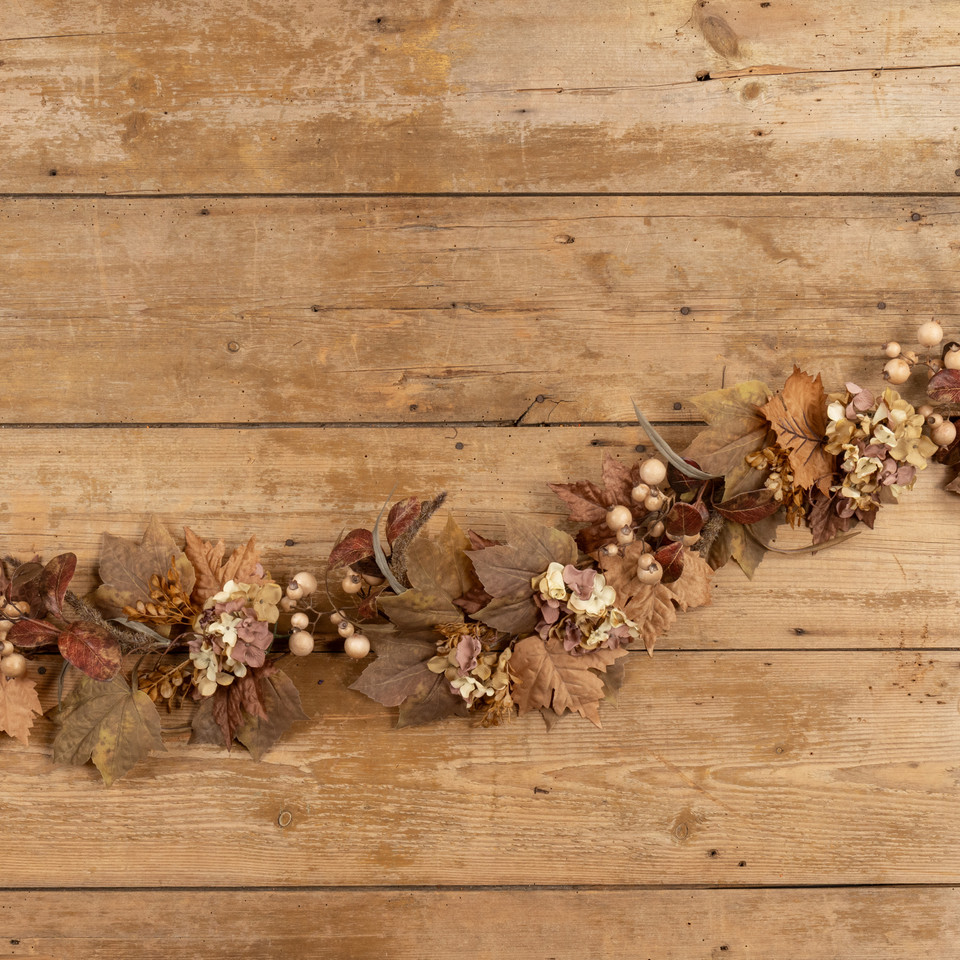 6' MAPLE LEAF & BERRY GARLAND