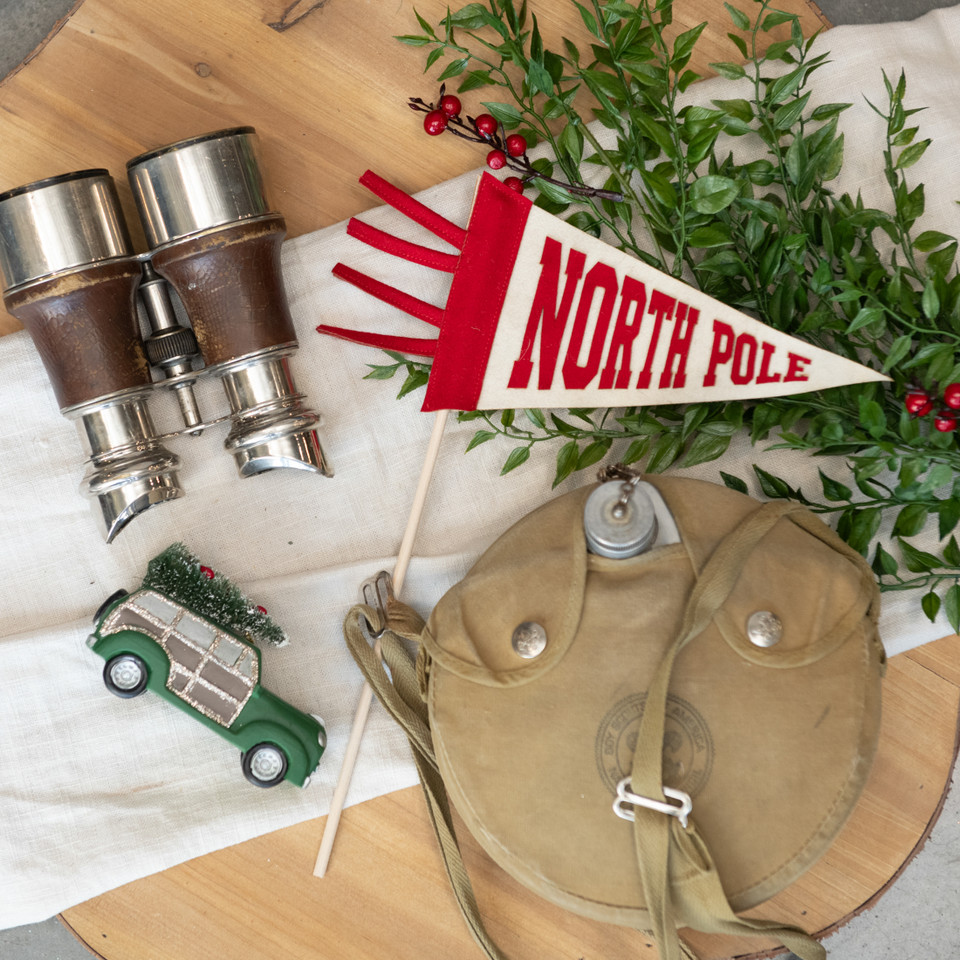 8" NORTH POLE PENNANT