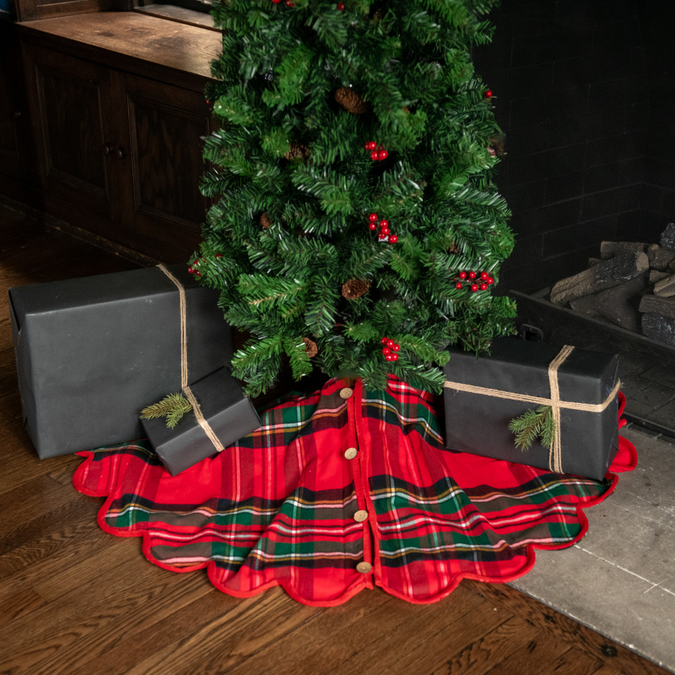 50" RED TARTAN TREE SKIRT W/ SCALLOPED EDGE