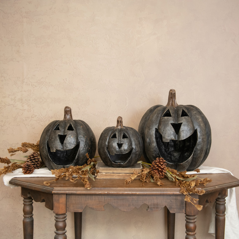 15" BLACK BIG MOUTH PUMPKIN