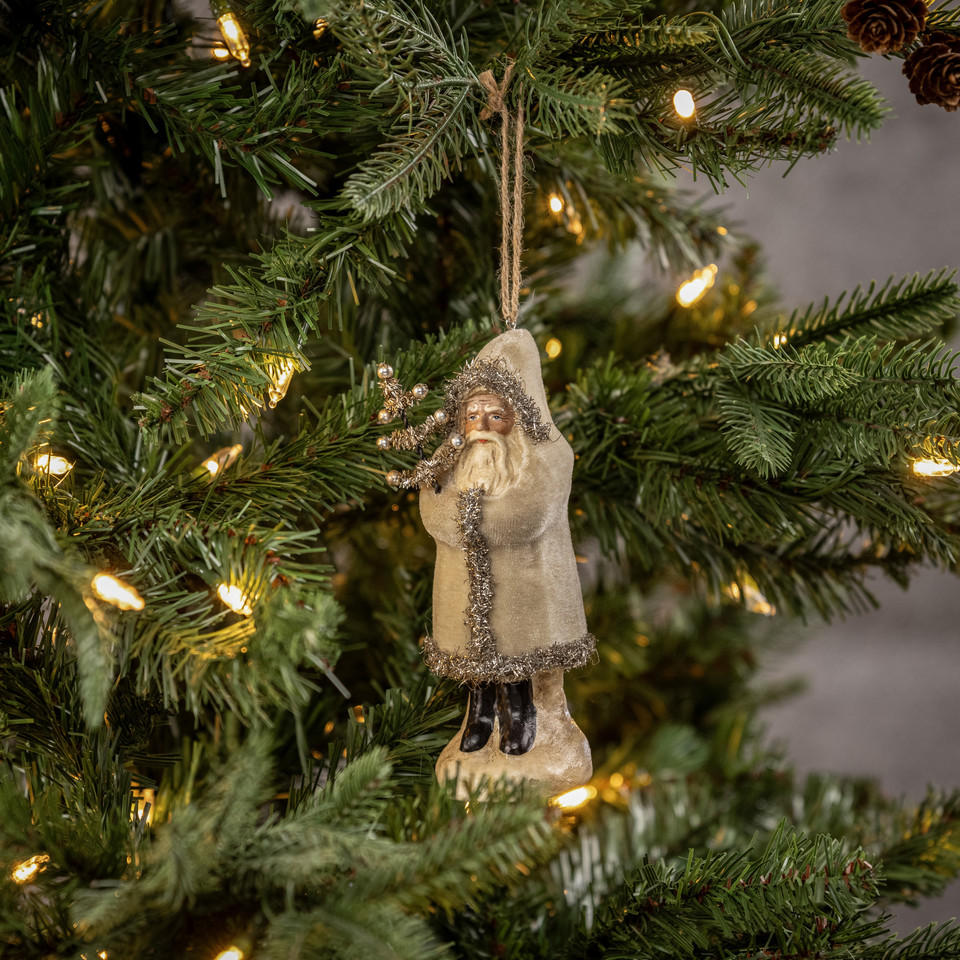 OATMEAL VELVET BELSNICKLE ORNAMENT