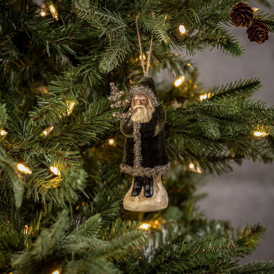 FOREST VELVET BELSNICKLE ORNAMENT