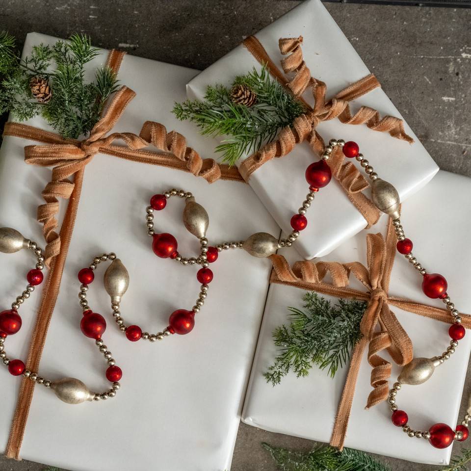 6' METALLIC & RED BEADED GARLAND