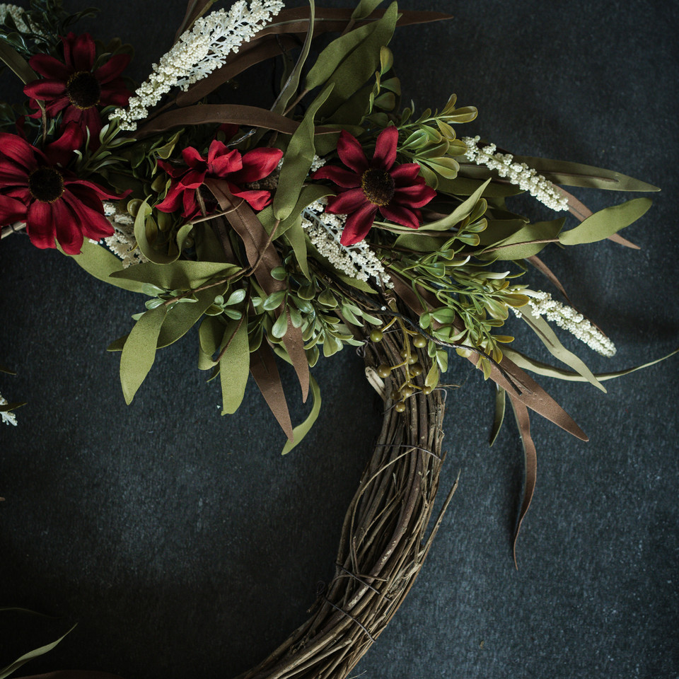 24" RED MIXED BLACK-EYED SUSAN WREATH