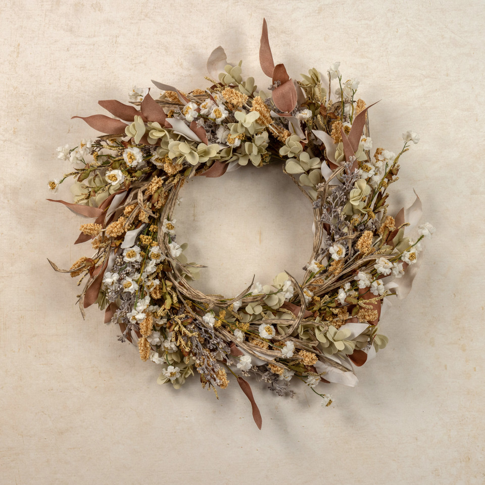 22" WHITE MINI DAISY & HEATHER WREATH