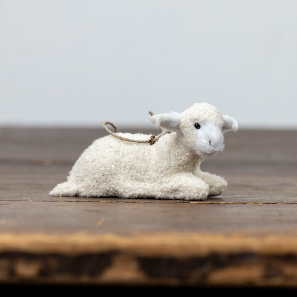 3.5" RESTING LAMB ORNAMENT