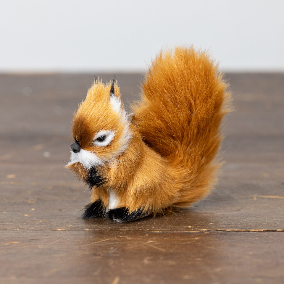 WOODLAND SQUIRREL ORNAMENT