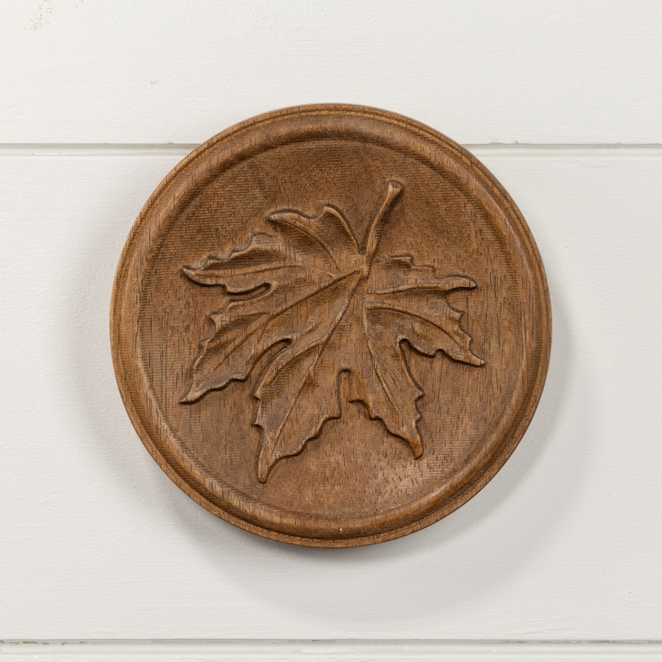 MAPLE LEAF WALL PLAQUE