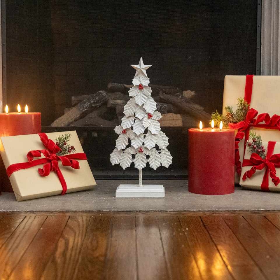 17" METAL HOLLY LEAF TREE