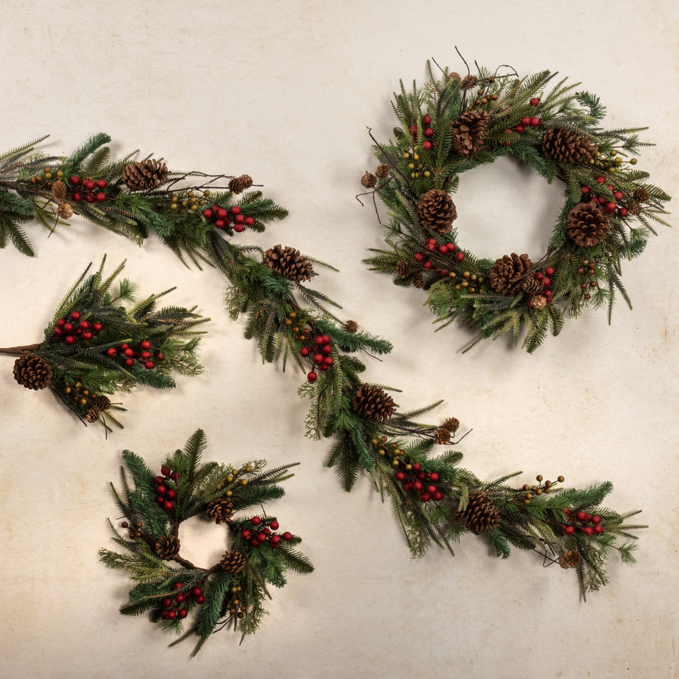 24" REDWOOD PINE BERRIES & PINECONES WREATH