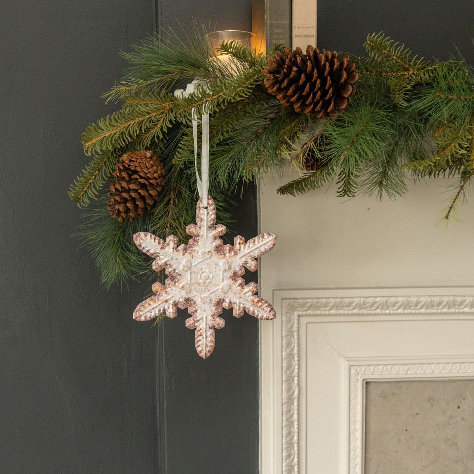 8" WHITE HOLLY SNOWFLAKE