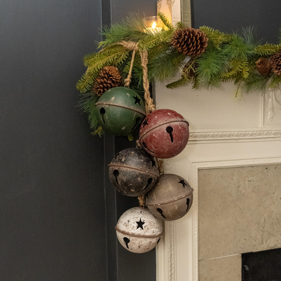 COLORED SLEIGH BELLS CLUSTER