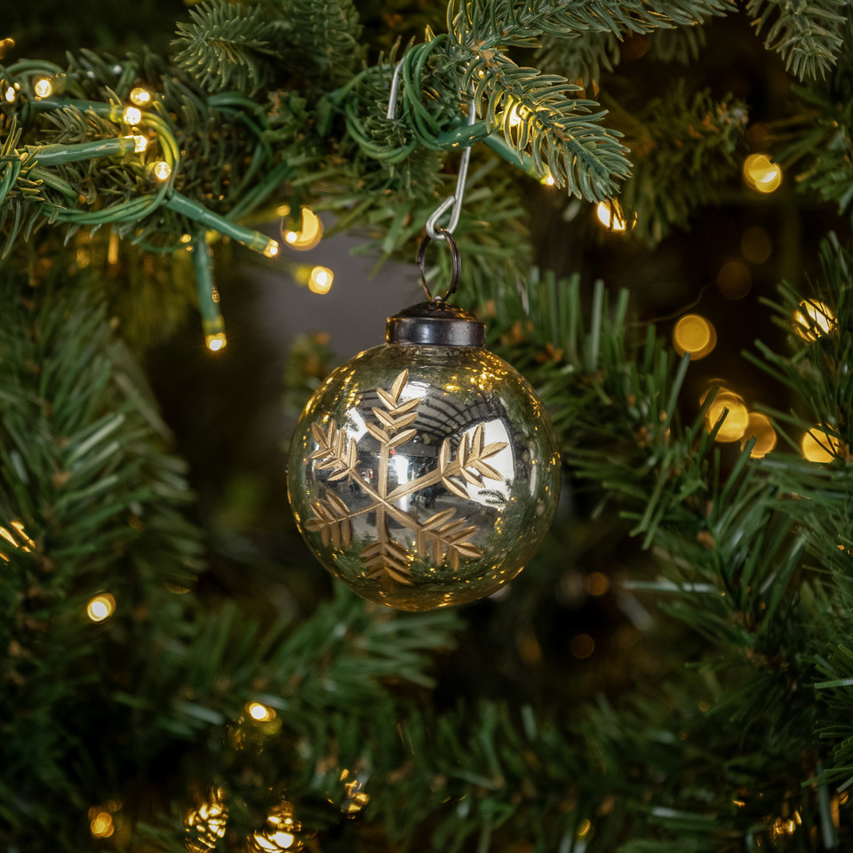 2.5" SILVER KUGEL ORNAMENT W/ GOLD SNOWFLAKE