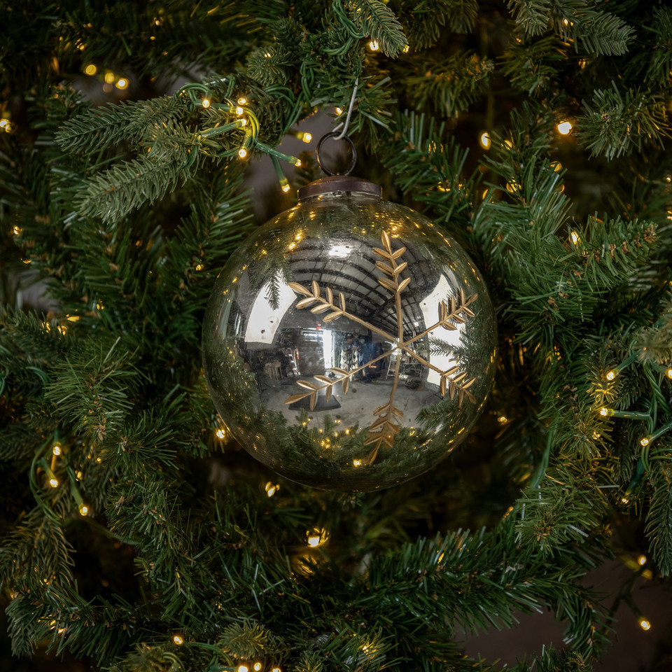 6" SILVER KUGEL ORNAMENT W/ GOLD SNOWFLAKE