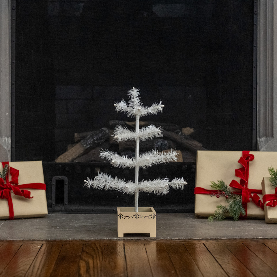18" IVORY FEATHER TREE