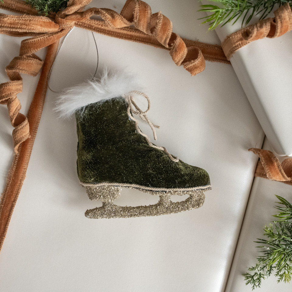 FOREST VELVET ICE SKATE ORNAMENT
