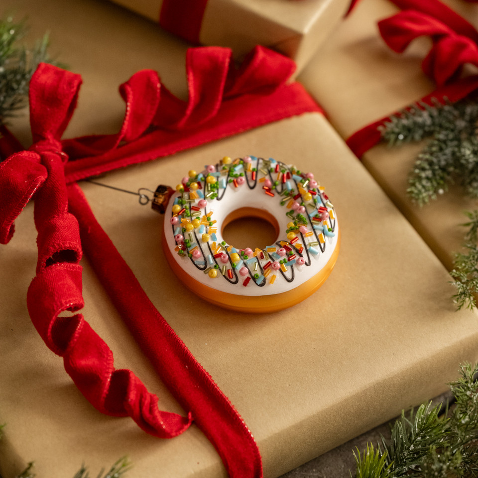 DOUGHNUT W/ SPRINKLES ORNAMENT