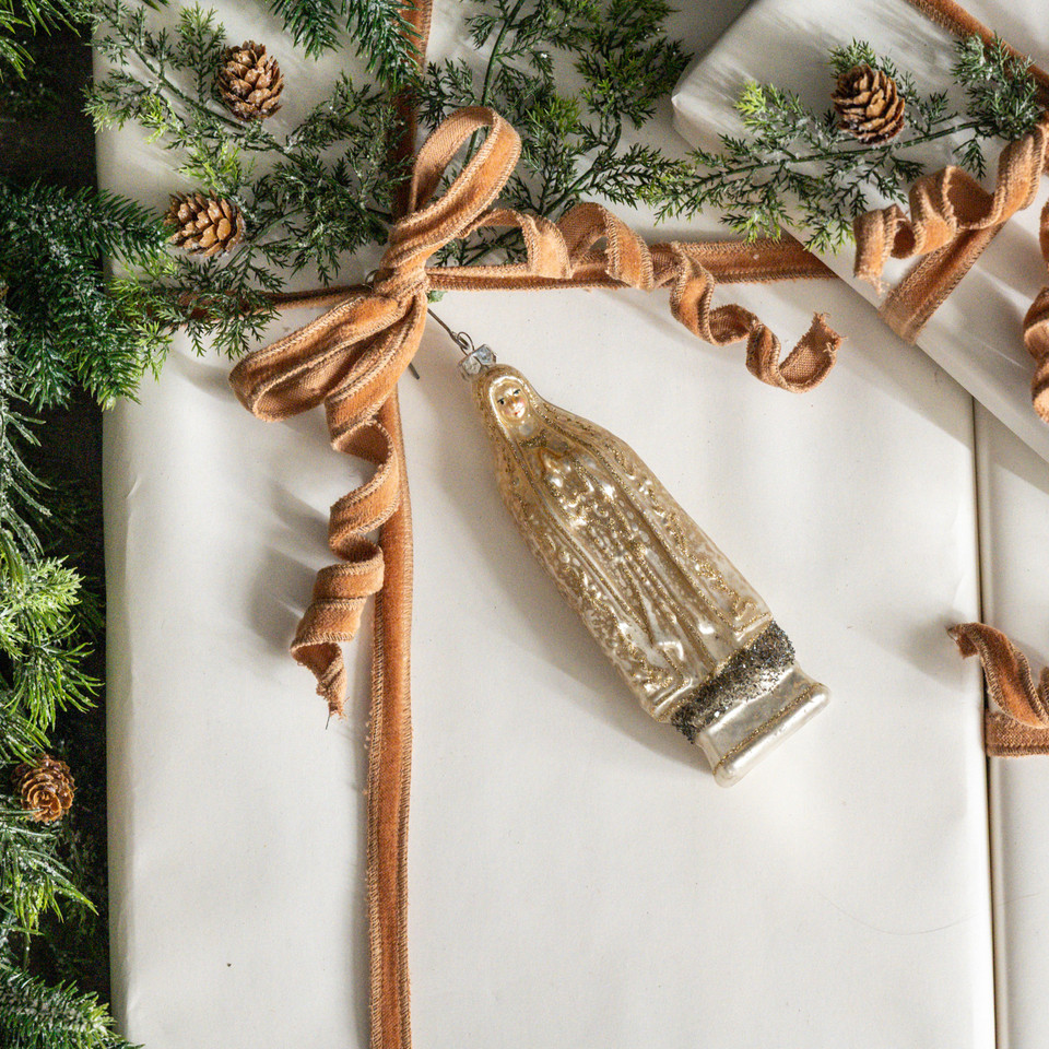 GOLD & WHITE MARY ORNAMENT