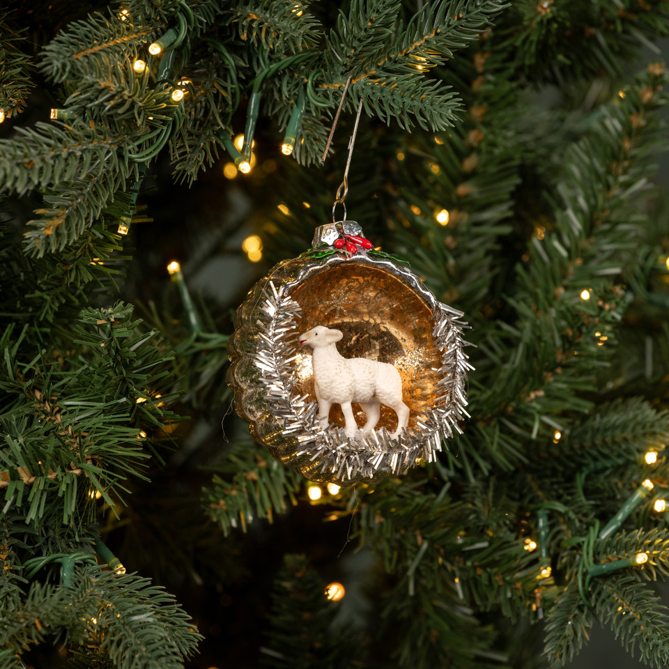 SHEEP SCENE ORNAMENT