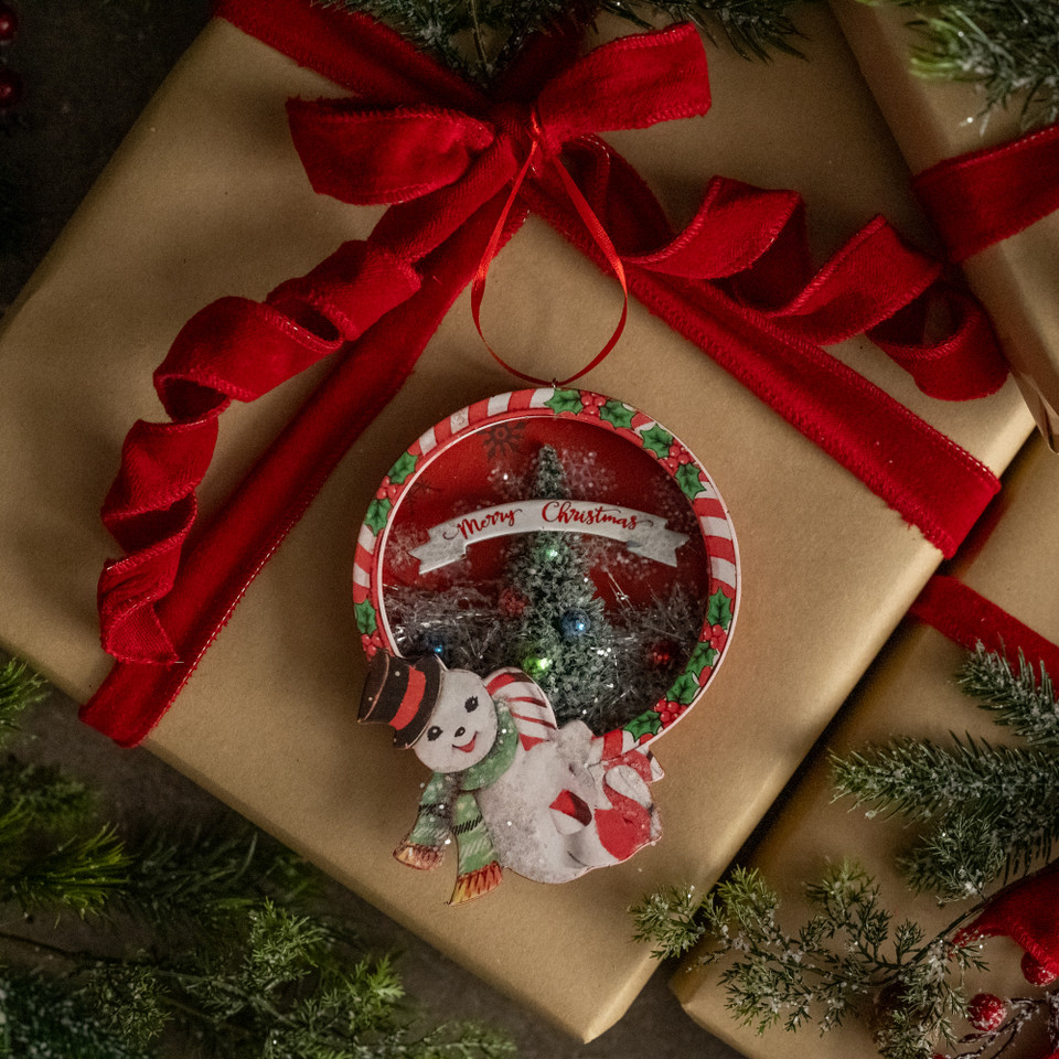 MERRY CHRISTMAS SNOWMAN ORNAMENT
