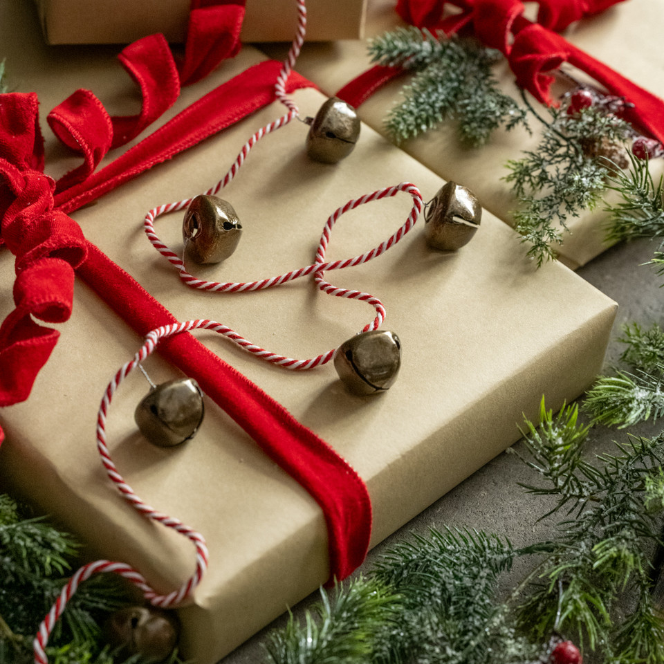 6' ANTIQUED 1.25" BRONZE BELL GARLAND