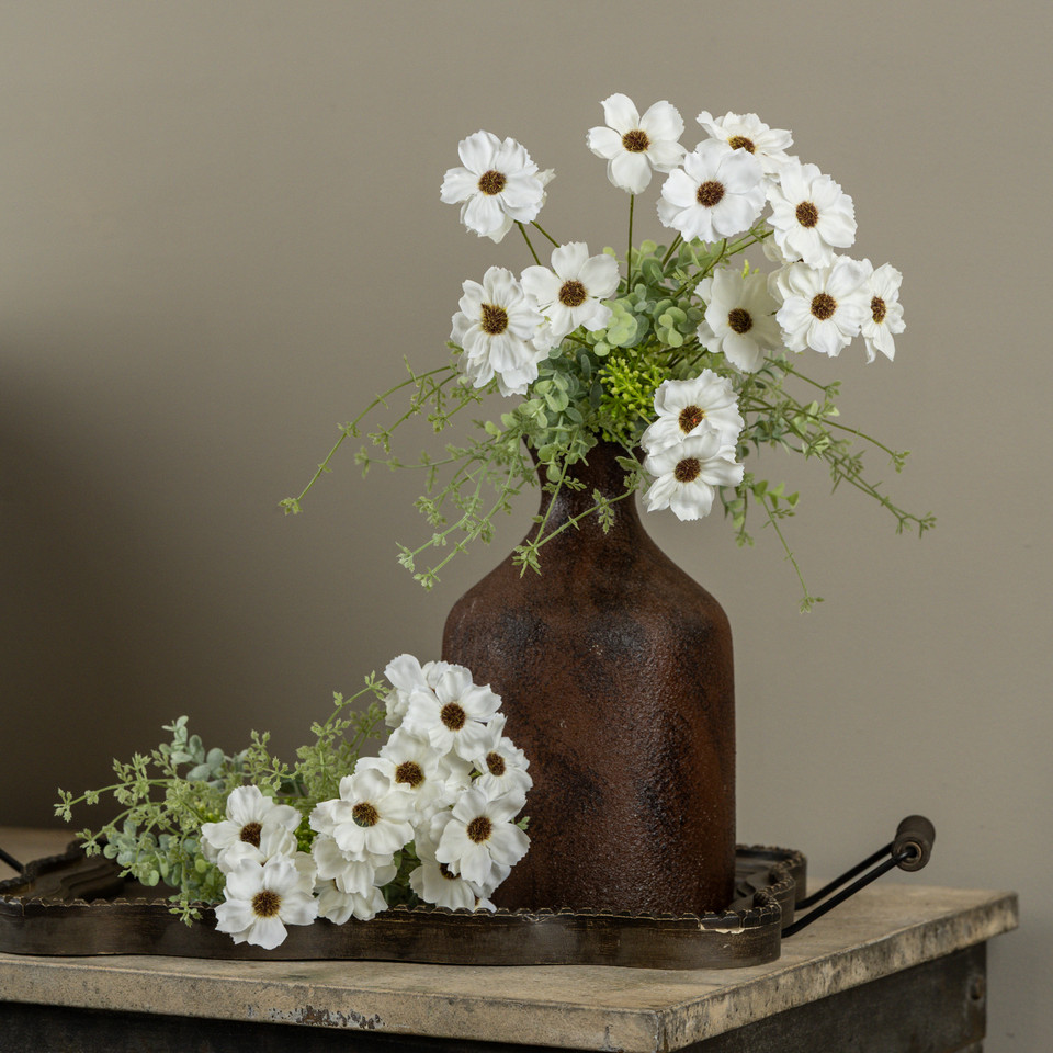 18" WHITE COSMOS BUSH