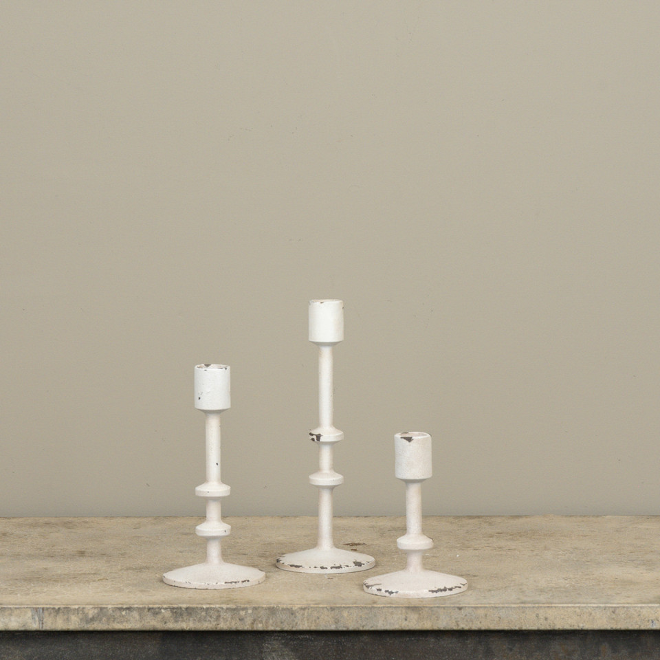 SET/ 3 AGED WHITE TAPER CANDLESTICKS