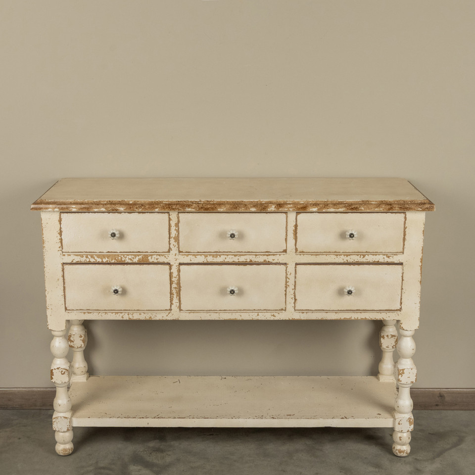 PENELOPE CHIPPY BUFFET TABLE*