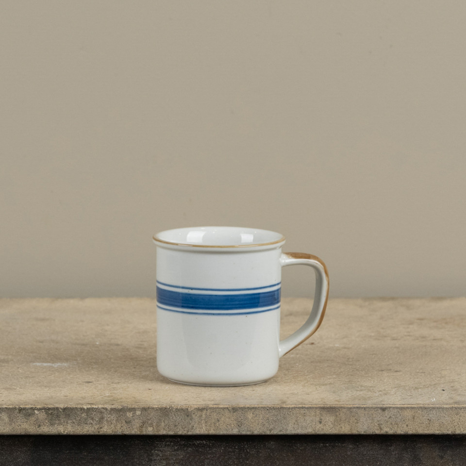 COZY COTTAGE MUG