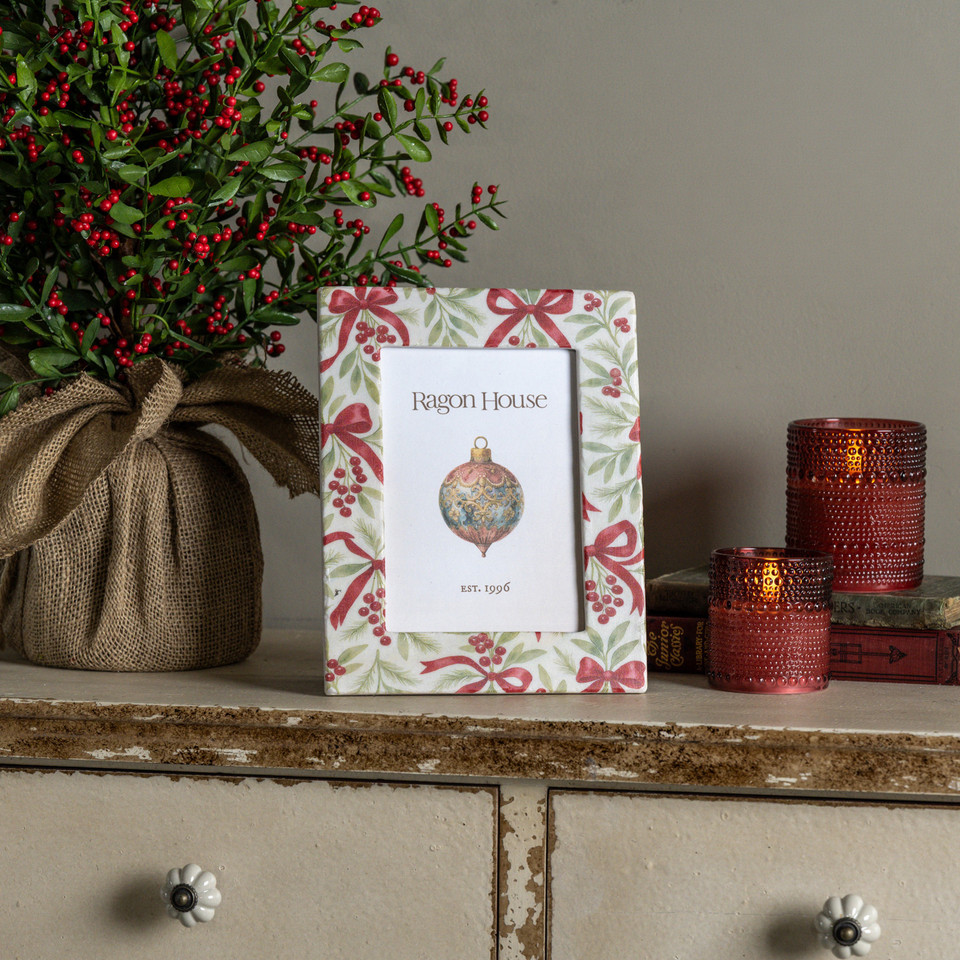 5" X 7" MISTLETOE RIBBON PHOTO FRAME