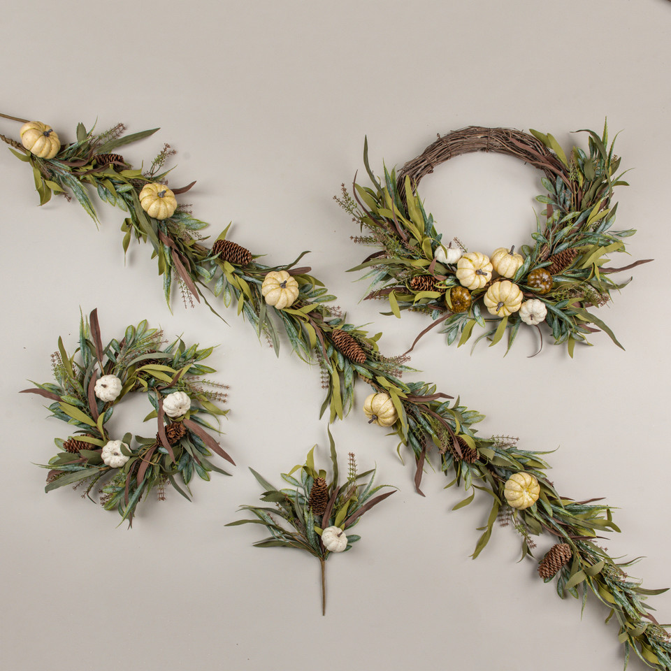 28" CREAM PUMPKIN & FOLIAGE WREATH