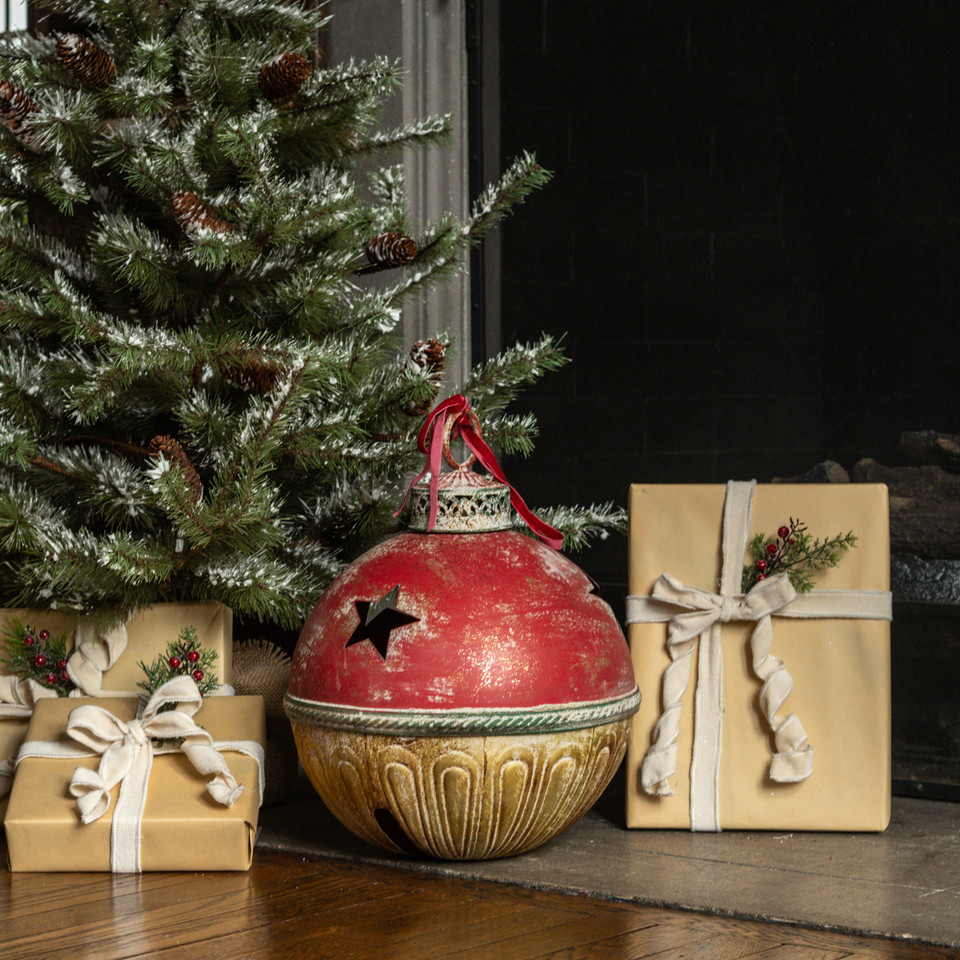 16.75" GOLD, GREEN & RED SLEIGH BELL