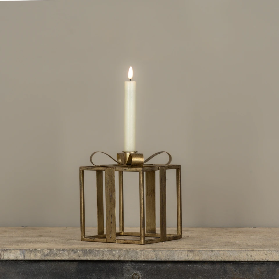 7" GOLD PRESENT TAPER CANDLE HOLDER