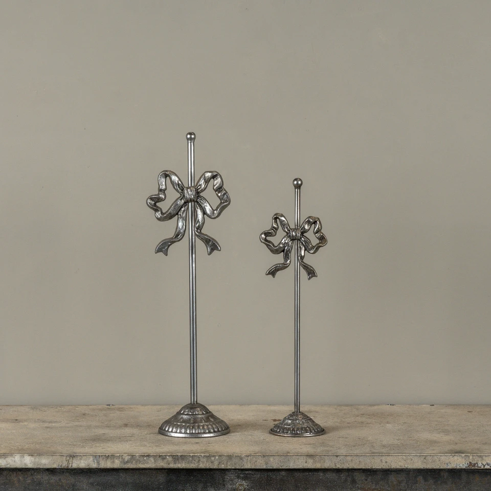 15.25" PEWTER WREATH STAND W/ BOW