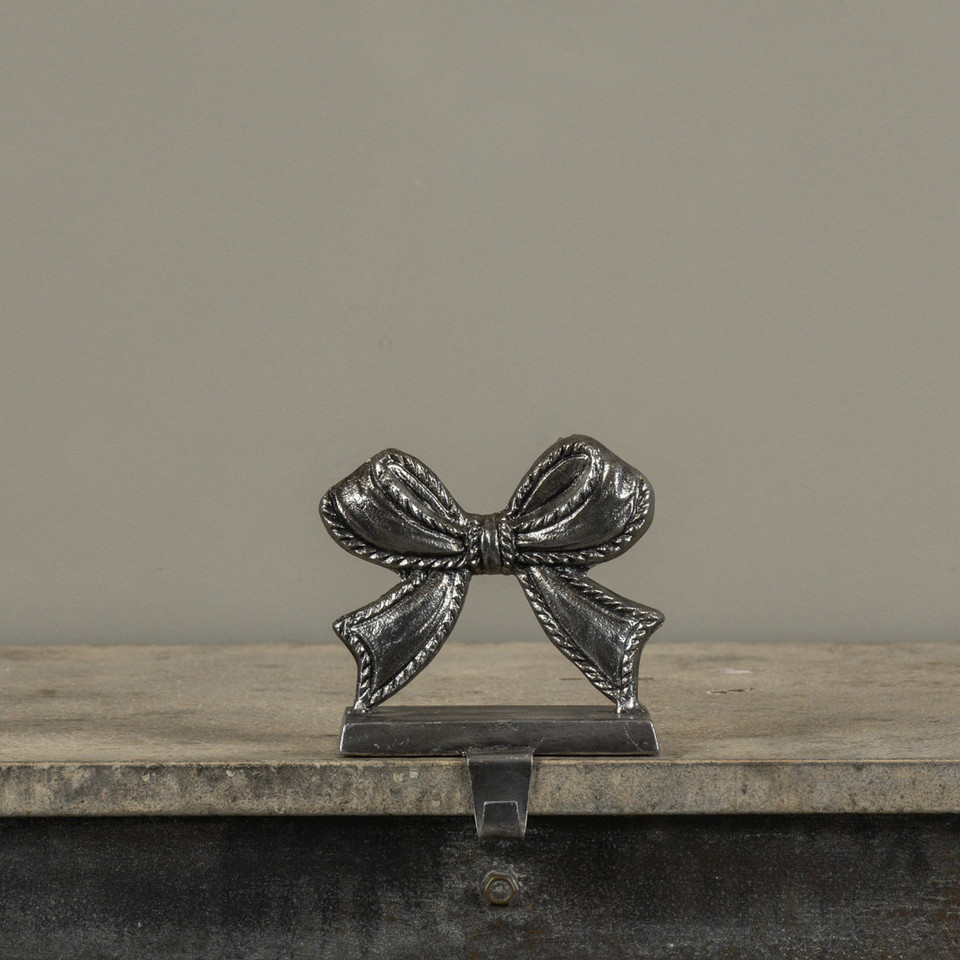 PETITE PEWTER BOW STOCKING HOLDER