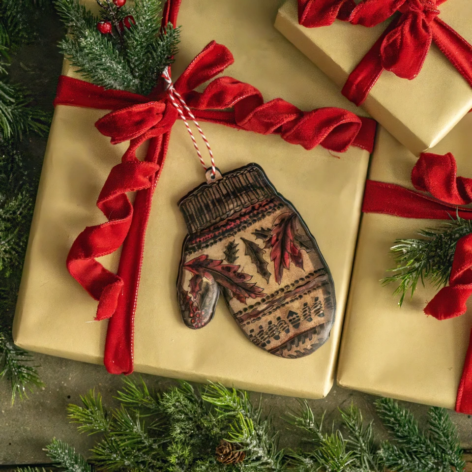 6.5" VINTAGE MITTEN METAL ORNAMENT