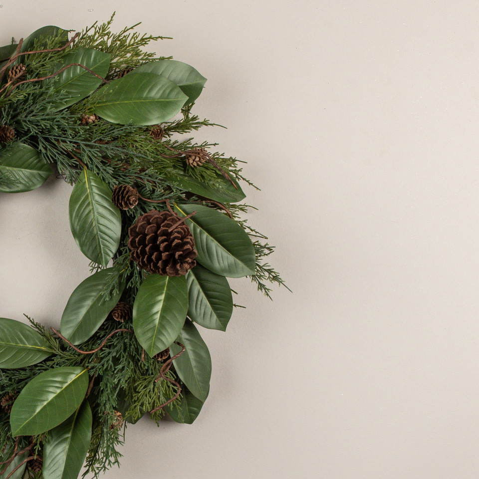24" MAGNOLIA LEAF & PINECONE WREATH