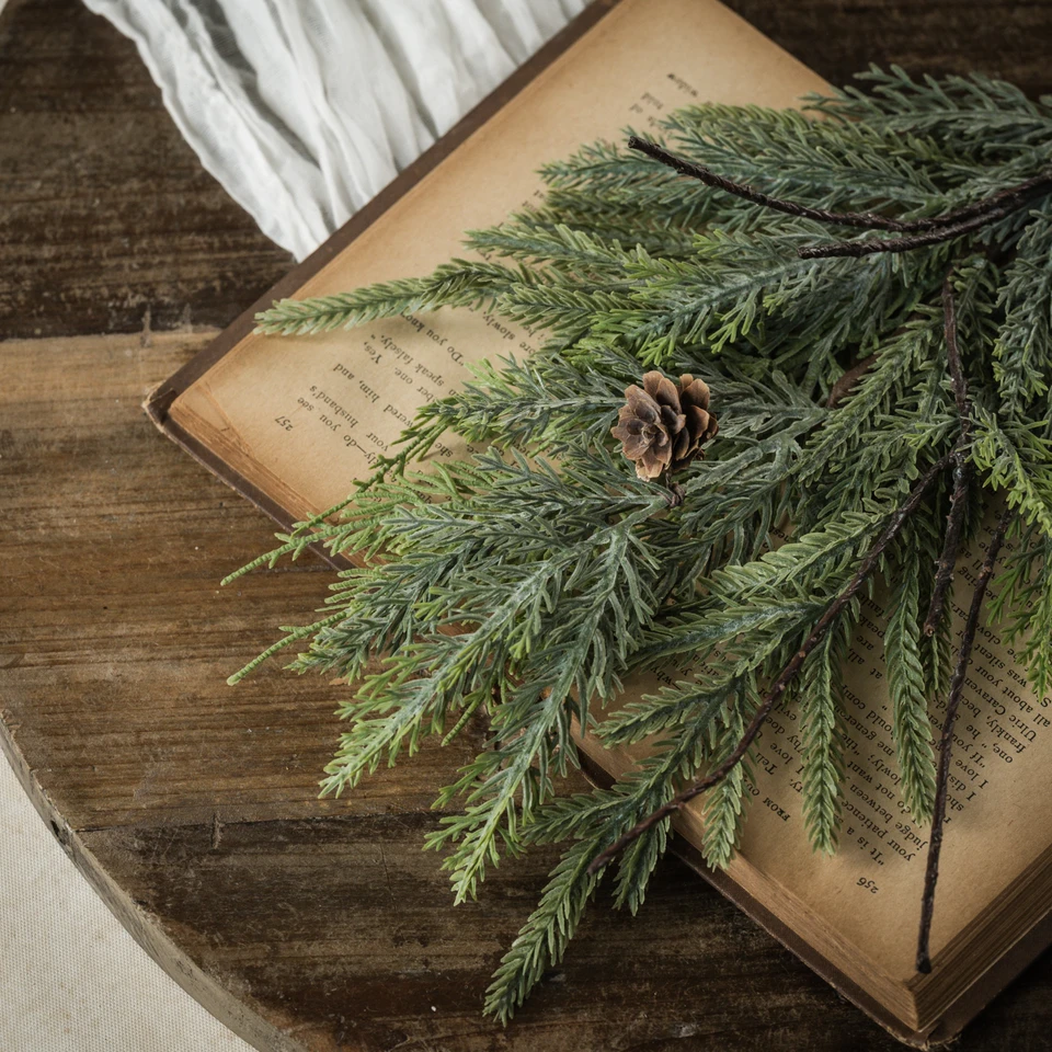 16" JUNIPER, PINE & BERRY PICK