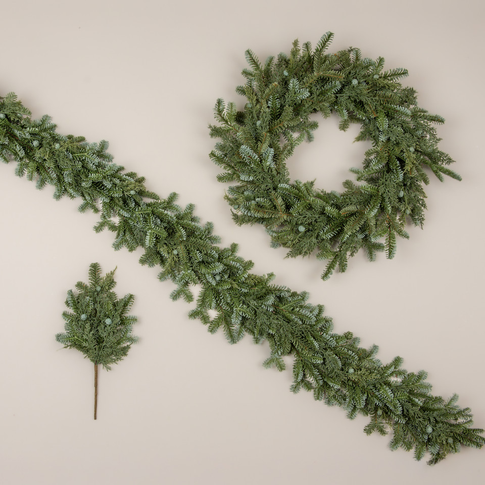 24" CEDAR & HEMLOCK WREATH