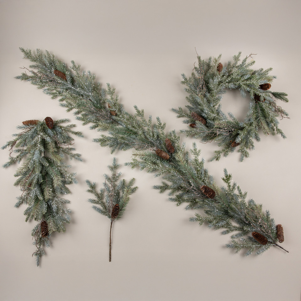 24" GLITTERED PINE & TWIG WREATH