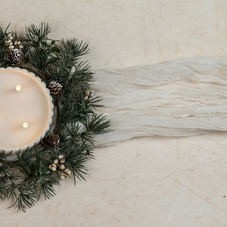 13" PINE W/ CREAM BERRIES CANDLE RING