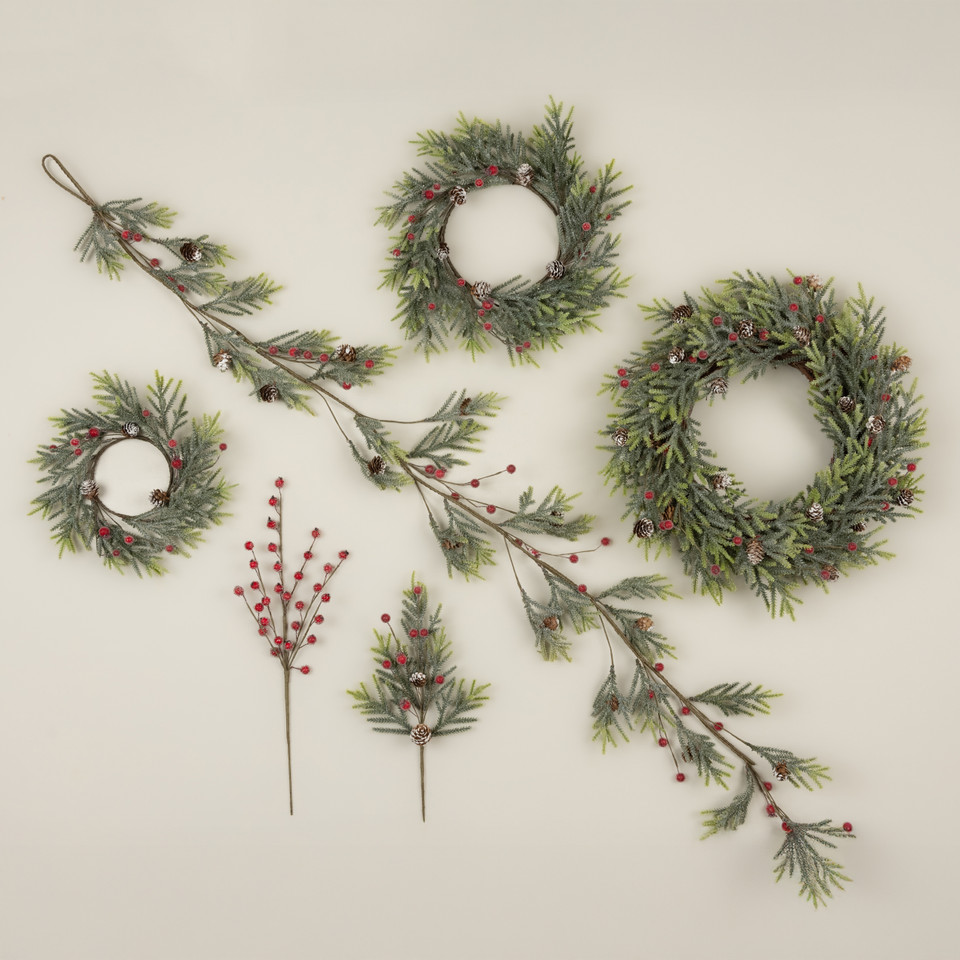 15" MOUNTAIN PINE W/ ICED BERRIES SPRAY