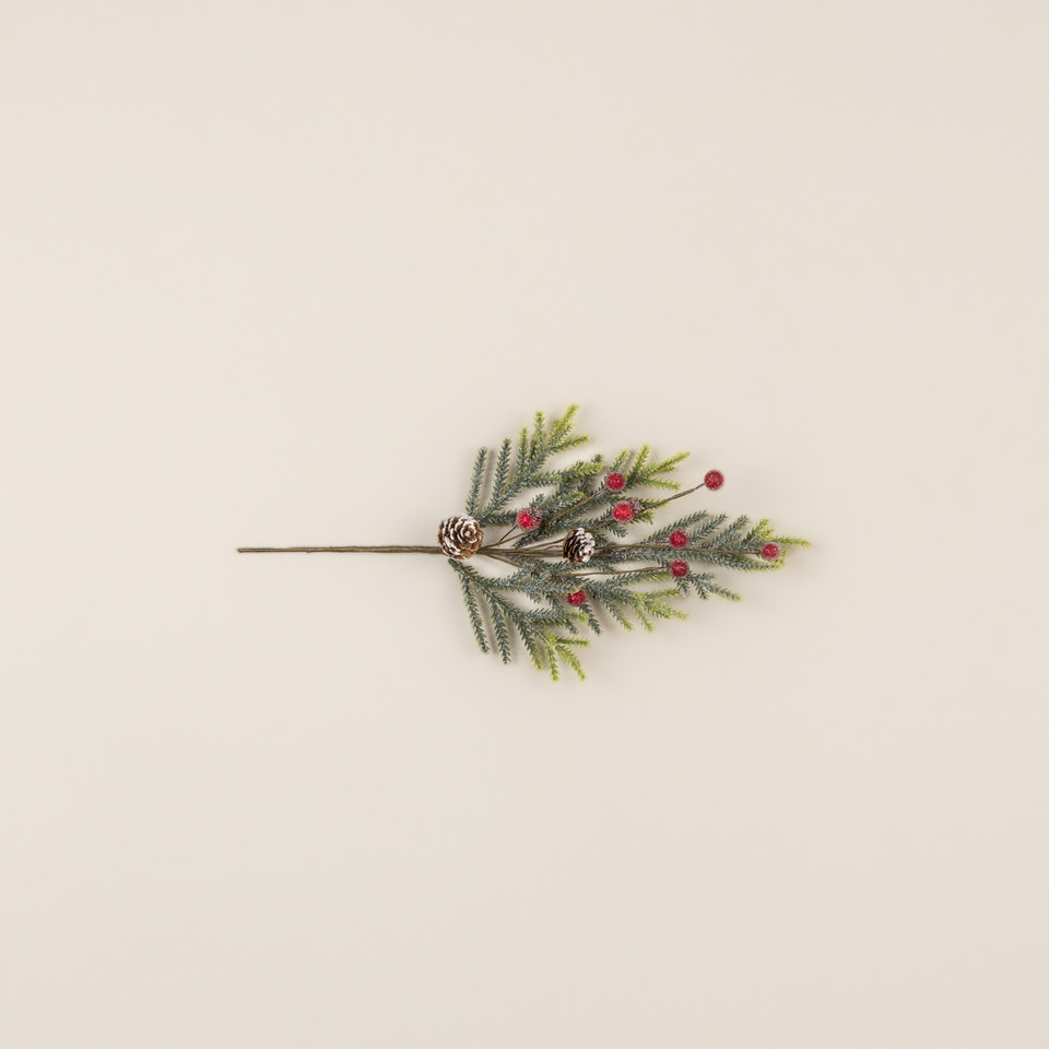 15" MOUNTAIN PINE W/ ICED BERRIES SPRAY