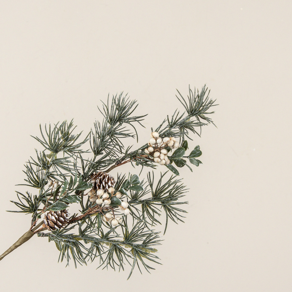 17" PINE W/ CREAM BERRIES SPRAY
