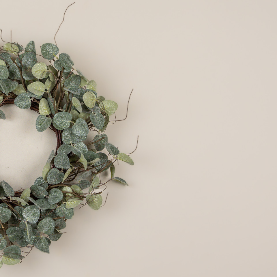 20" GLITTERED EUCALYPTUS & TWIG WREATH