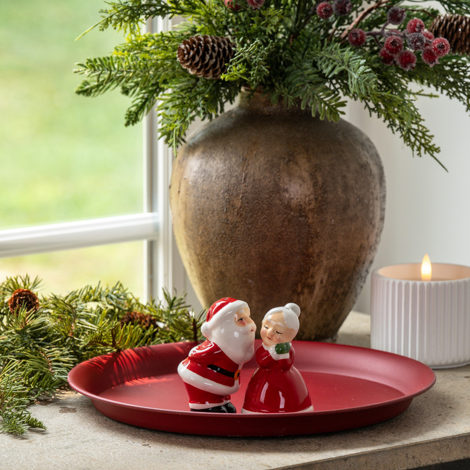 SET/2 SMOOCHING CLAUS' SALT & PEPPER SHAKERS