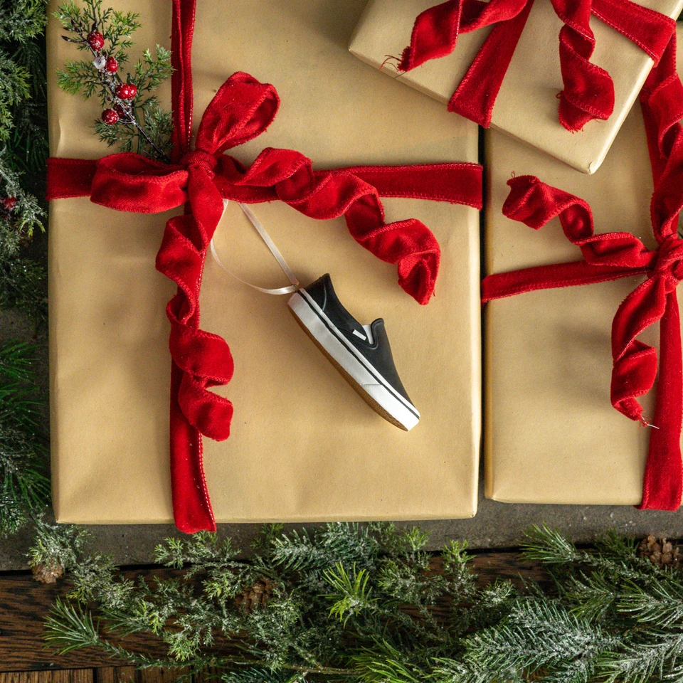 BLACK LOAFERS ORNAMENT