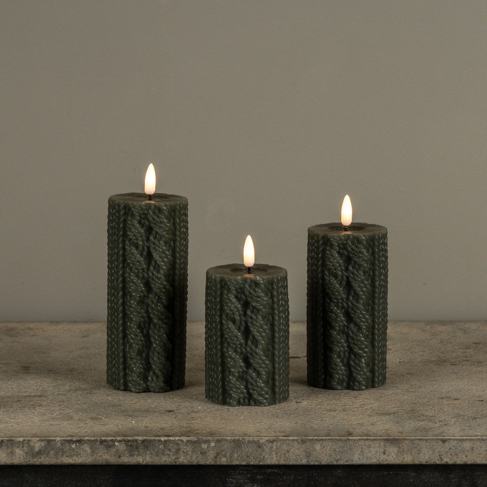 6" DARK GREEN SWEATER 3D FLAME CANDLE